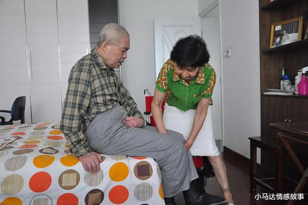 72岁大爷坦言:再婚找老伴生活,真不如花钱请保姆照顾来得舒心