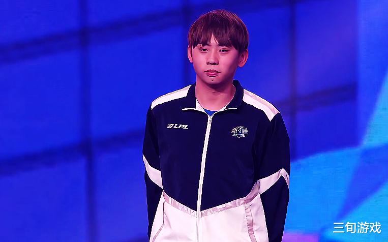 lpl|LPL全明星正赛MVP阿乐，采访时站位孤僻！最强上单居然被所有人排挤？
