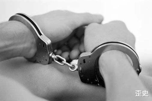 滕兴善涉嫌杀人被枪毙,谁知被害人死后复活,谁是幕后杀人凶手?