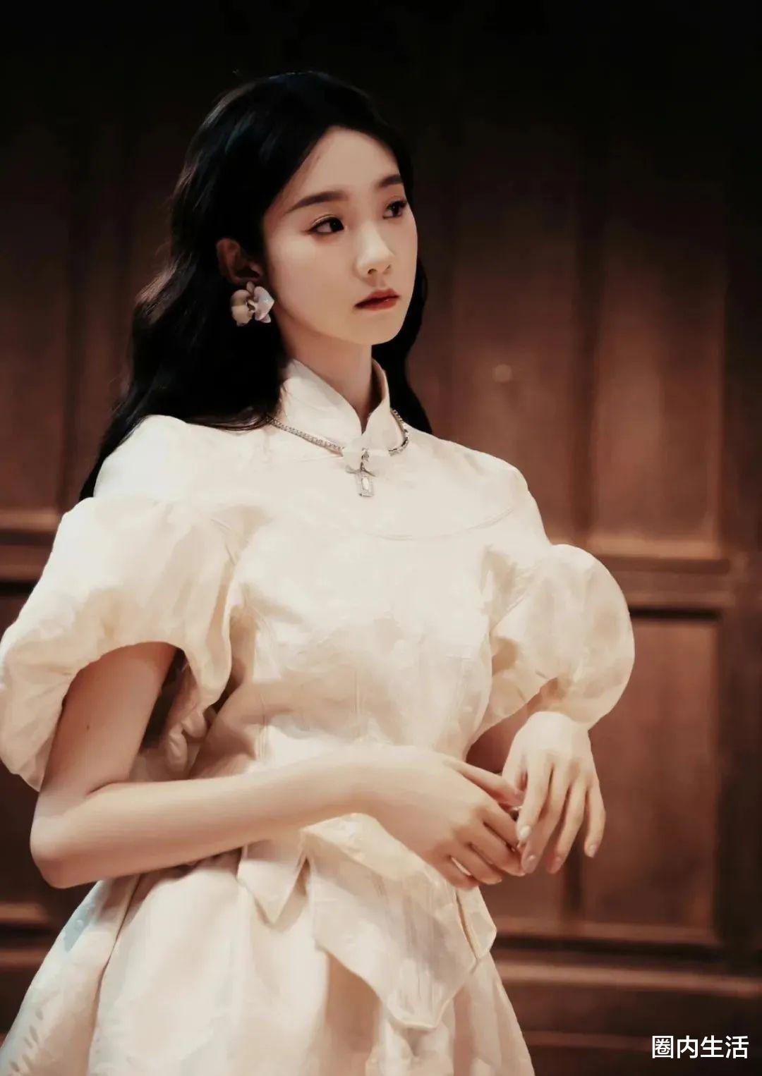 肖战|肖战很希望自己能走黄轩的路线，但他也因业务能力差遭到无情嘲笑