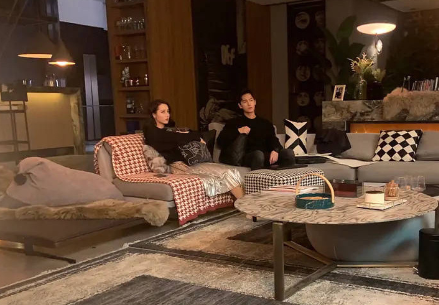 陈冠希|《你是我的荣耀》将低调开播，路透照片发出后，于途和乔晶晶太甜