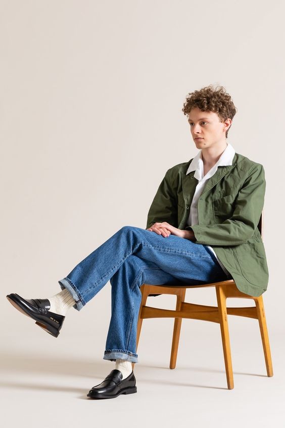 男士穿衣搭配杂志|男人穿皮鞋就落伍了？那你没穿对，搭配白袜试试，回头率高又时髦