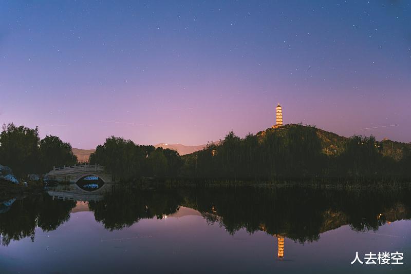 三体 「三体」生命的意义究竟在哪里？三体之外是怎样的世界？