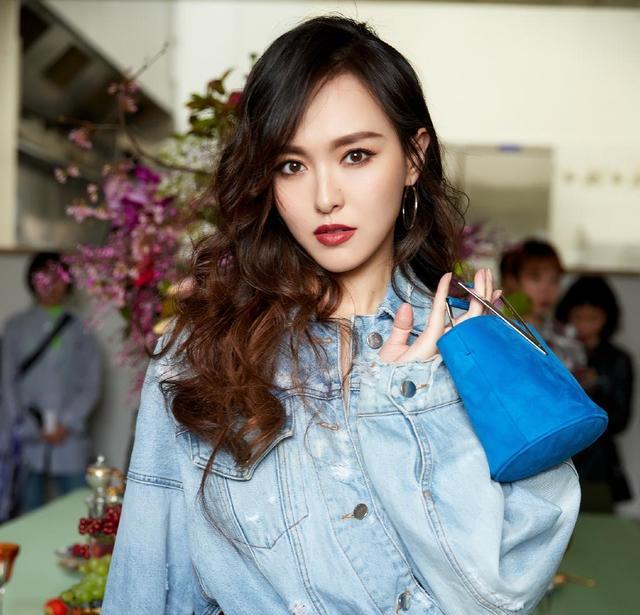 卫衣|唐嫣的这些发型都是一次性造型，并不是烫出来的