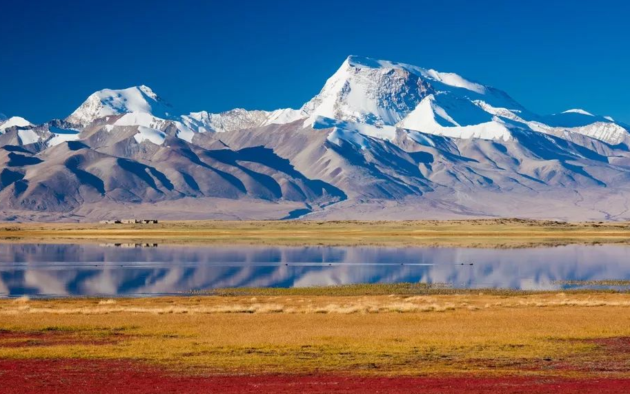 黄果树瀑布 中国海拔最高的省，如诗如画般美丽，还被视为圣地