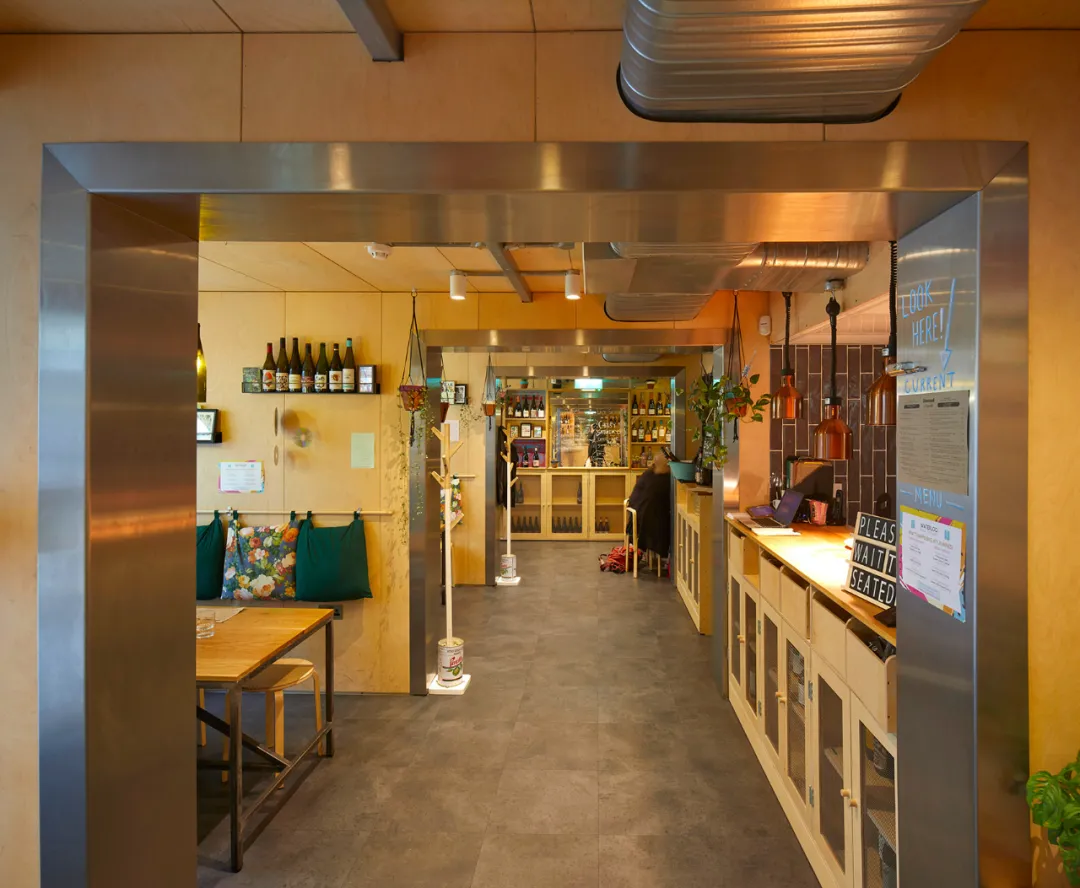 亿伽设计│酒店设计│集装箱公寓酒店：用回收集装箱构成的现代化公寓酒店