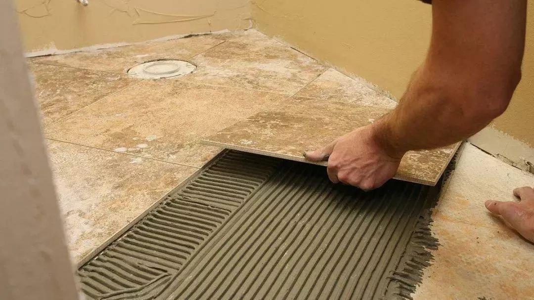 装修工人让我全屋用瓷砖胶,我知道,他又要开始坑我了