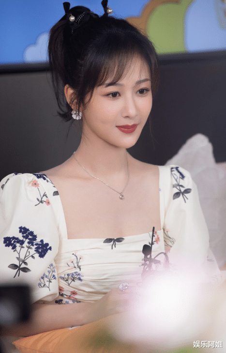 袁文康|杨紫活动造型美似仙女，可粉丝仍炮轰工作室拖后腿？