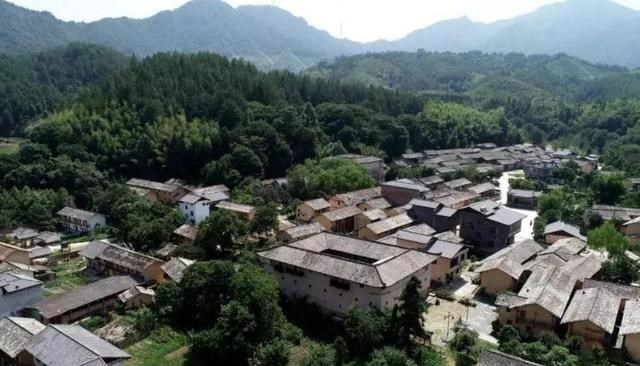 江西 江西“千年古村”成當(dāng)紅景點(diǎn)，被贊“客家文化代表”，不遜于宏村