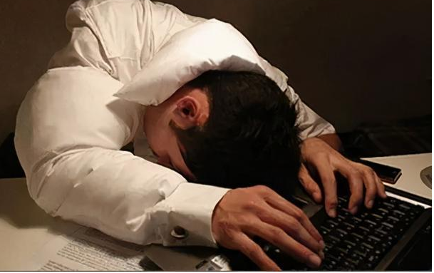 骨质疏松|骨质疏松“帮凶”被找到!别再冤枉菠菜了,医生:3种食物忍住就是赢