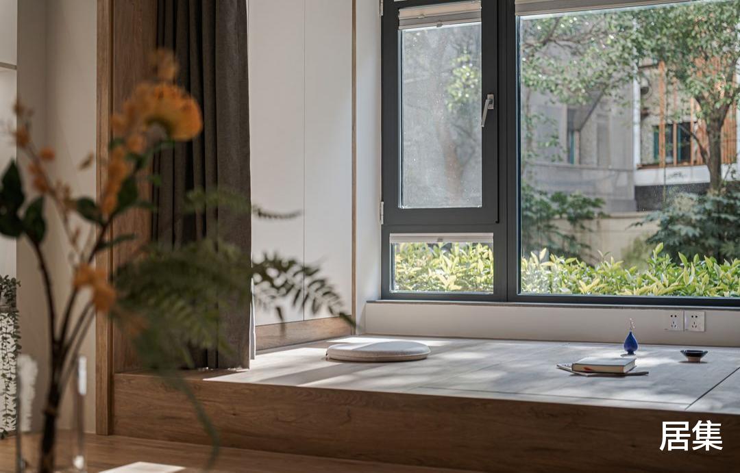 一家三口的房,采用合理的收纳,让整个室内变得美观又大气