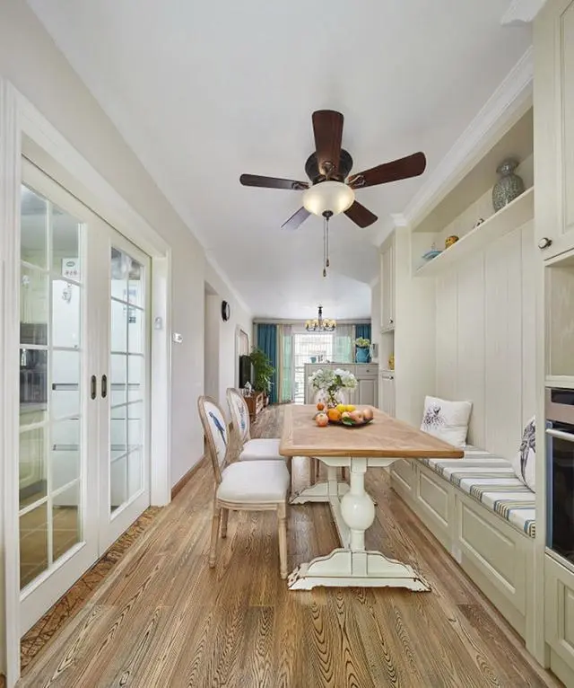 装修设计精选|新房装修时老婆鬼点子多，用剩下的地板装电视墙，省下好几千