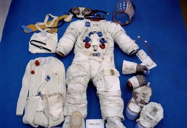 射电望远镜 航天员在太空3个月,如何洗澡、理发?回来身上会臭吗?