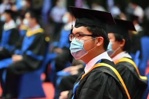 本科生|国内本科生到底值不值钱？这份真实数据很扎心，就业竞争太大了