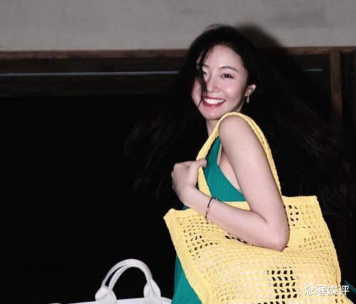 陈小春|作家陈岚发文警告陈露，你现在没有坐牢，得感谢霍尊当初没有报警