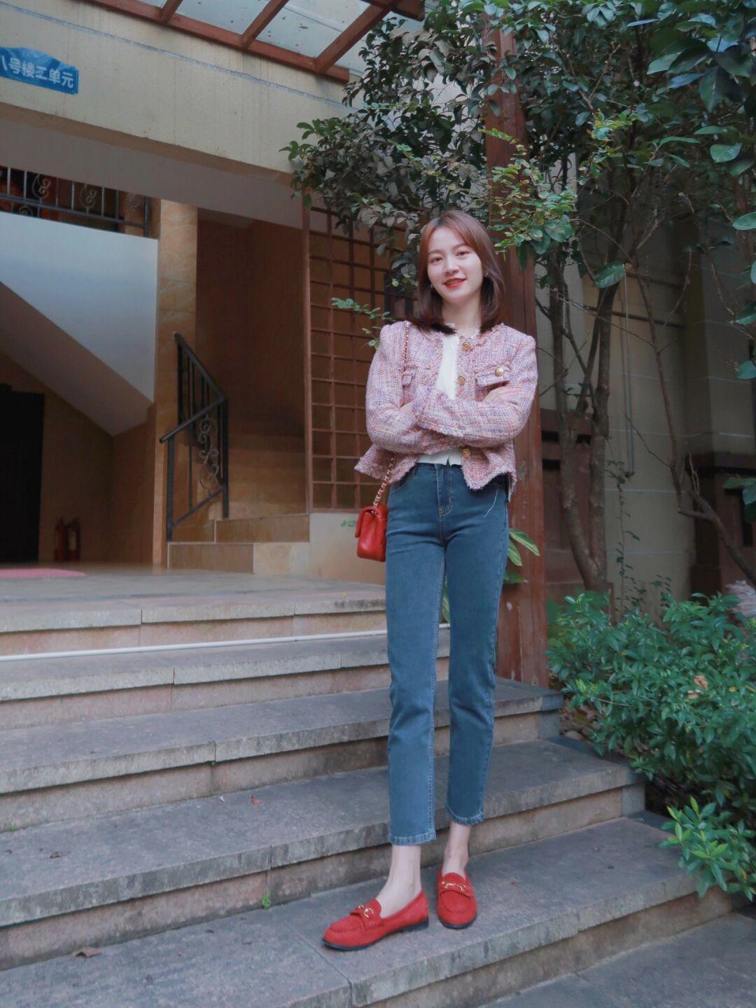 何有强 这才是适合普通人的小香风外套，搭配阔腿裤，既有温度又高级洋气