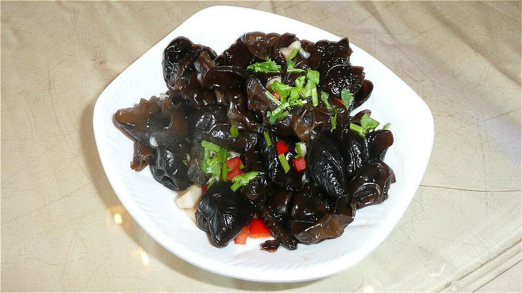 西红柿|聪明人从不买的4种蔬菜，不是细菌就是寄生虫，小贩：剩下都丢掉
