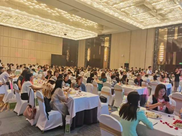 老黑聊减肥|新启点,新征程!快减吧两周年庆典盛大召开