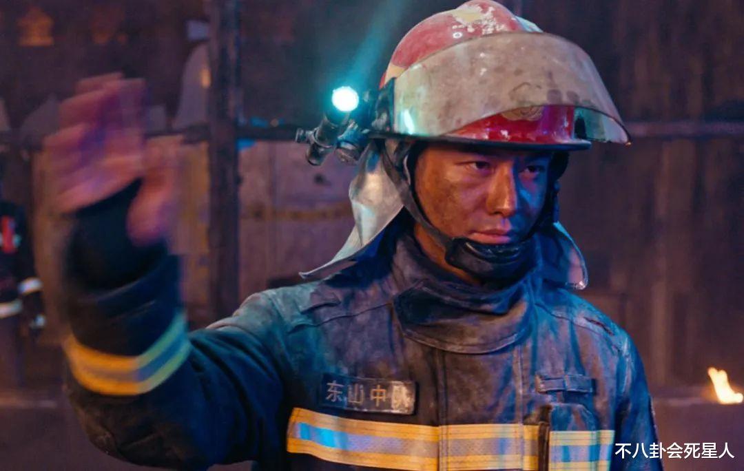 黄晓明|黄晓明扮猪吃老虎，结婚6年，他依旧能掌控杨颖的事业