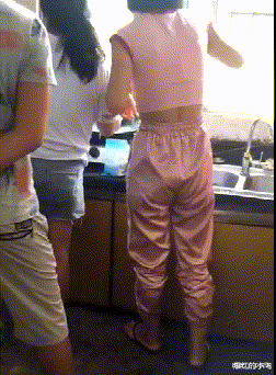 时光了了说说|“蹦迪时踩到的，软软的一团东西，这是啥啊....”哈哈哈无敌了！！