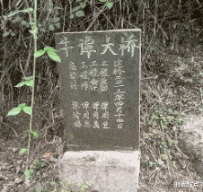 时尚炫点 “女神手滑发来制服自拍,把细节放大10倍后...没想到小丑是我自己?”