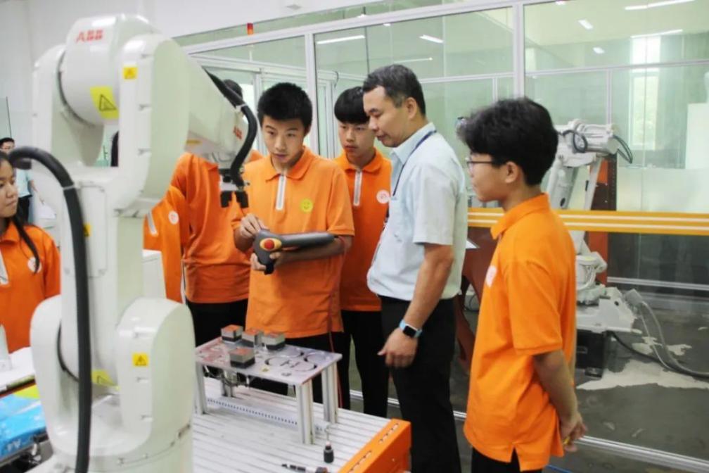 黄埔|当前职业教育面临的最大困难，中职生该如何突破？