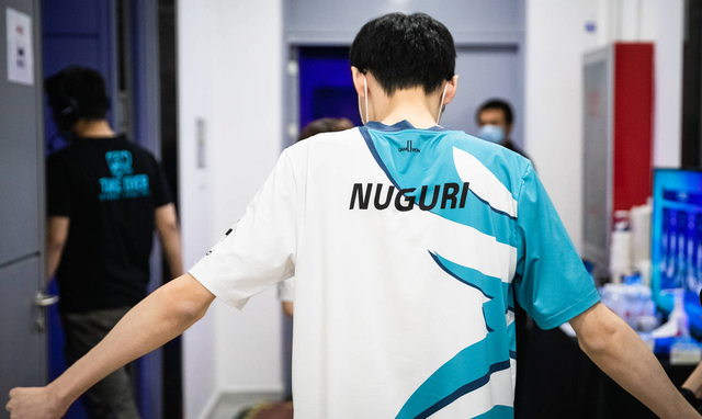 jdg战队|LOL：外媒评选2021最令人失望签约，AL战队AD因手骨折暂别赛场