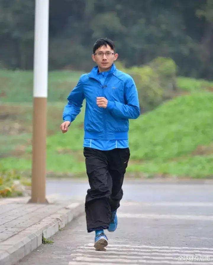 运动|那个只能吃得起泡面的全国冠军！为了2000块钱，死在了荒野上...