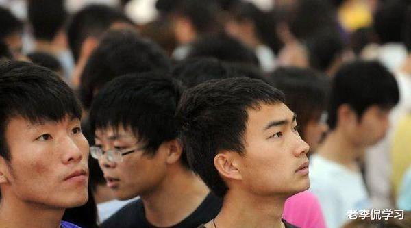 老李侃学习|档案对学生的重要性,大学生要重视,否则变成“黑户”