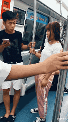 学姐说育儿|忘记把门上锁了,丈母娘突然开门进来了,场面太过尴尬。