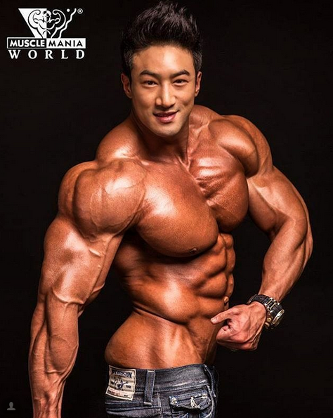 美容师|韩国健美达人黄哲勋,肌肉如磐石,人送外号“亚洲巨兽”