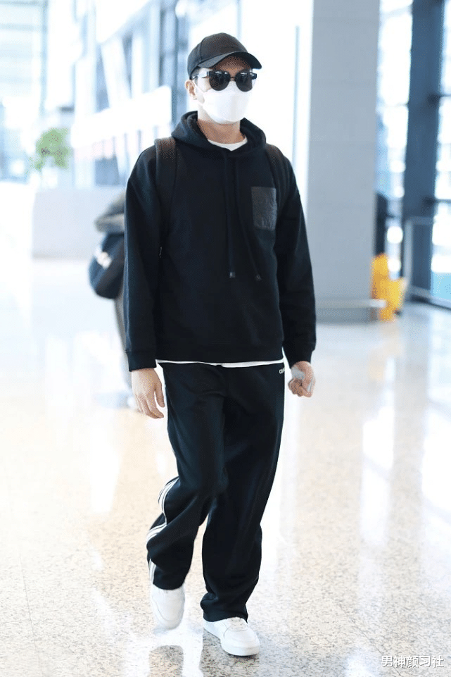 张智霖|减龄≠穿和自己格格不入的衣服，张智霖的穿衣日常学习下