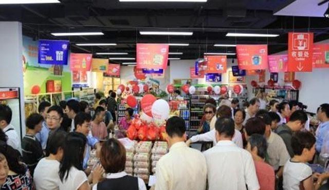 永辉超市 国内“千亿超市巨头”没落？市值腰斩，债务攀升？兄弟内斗遭分家