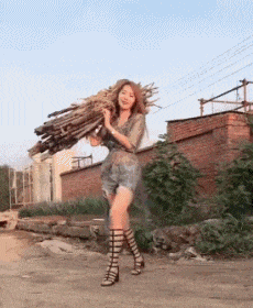 咸蛋的小姐 “看到老婆活动的照片,我很不高兴”要小心她的男同事了,哈哈哈