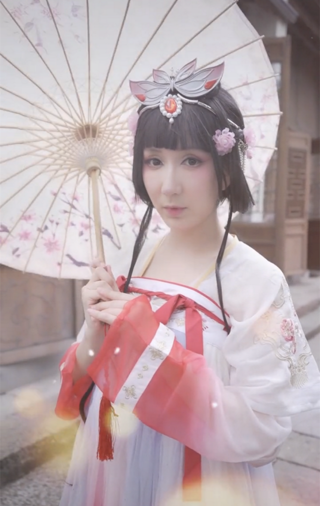 娄艺潇|曾经的“胡一菲”再也见不到了，网友捶胸表示惋惜