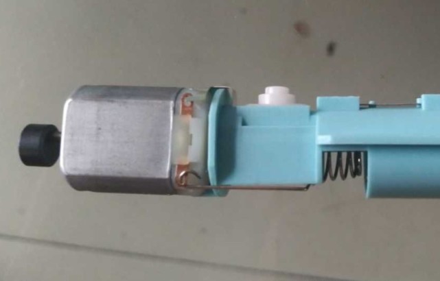 每日口腔科普|电动牙刷哪个品牌好？个护林毅三招教你电动牙刷怎么选