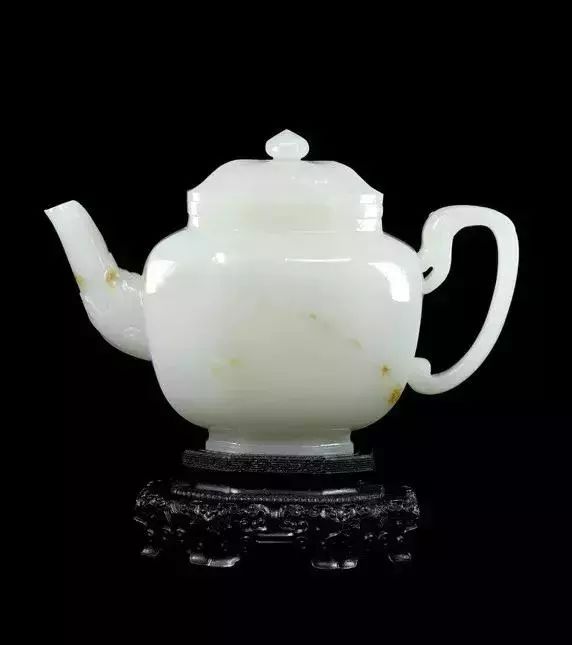 粉彩|人养玉三年；玉养人一生；来看看玉是何等价值