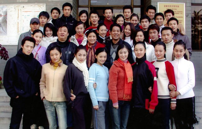 刘亦菲|刘亦菲身材发福，“神仙姐姐”变大妈，网友：大码女装欢迎你