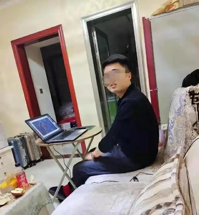 吴洪娜聊说育儿|23岁研究生穿着情侣鞋坠楼而亡，生前对女朋友称实验不顺利