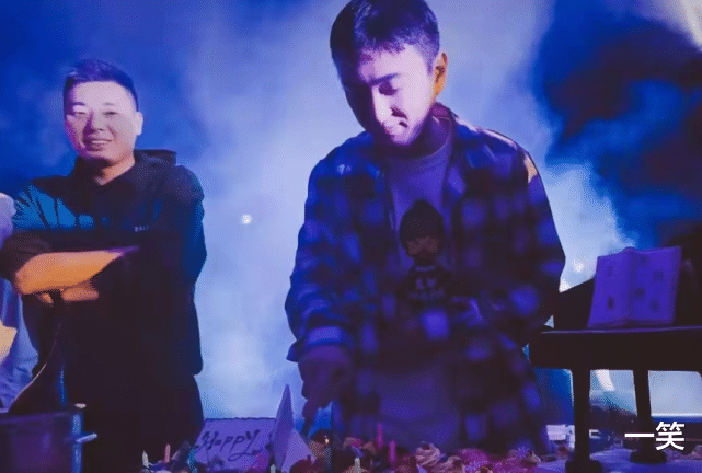 王思聪|王思聪三亚庆生，34岁生日派对排场超大，身边美女如云