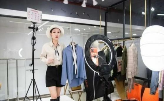 带货|李佳琦、薇娅一晚卖了189亿，一场直播应该缴税多少？