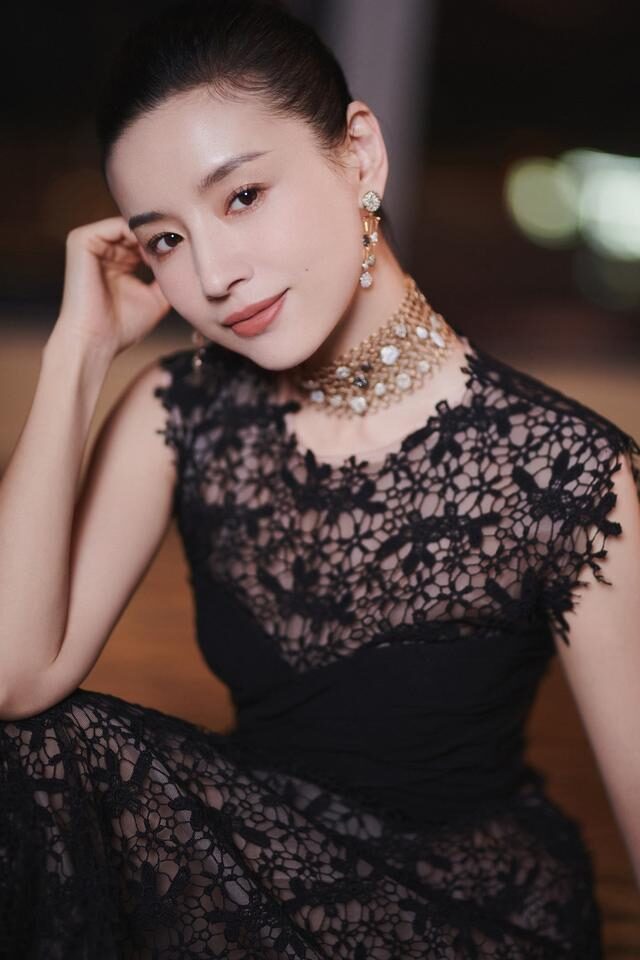 高瀚宇|《雪中悍刀行》14位美女换上现代装,一个比一个惊艳,你喜欢哪个