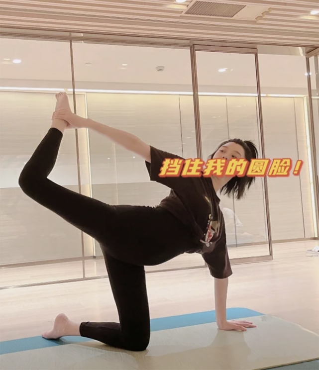 莫妮卡·贝鲁奇|网友高档餐厅偶遇奚梦瑶，怀孕8个月状态超好，孕肚不大四肢仍纤细