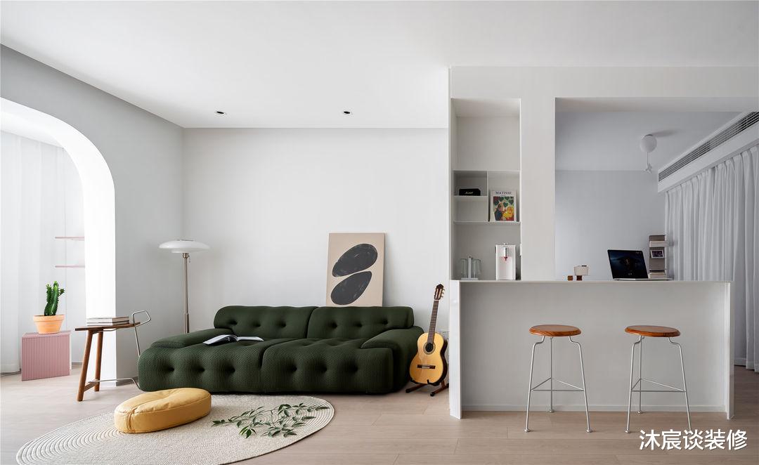 26岁姑娘买下87㎡小两室,装修很简洁时尚,她说:这是最好的礼物