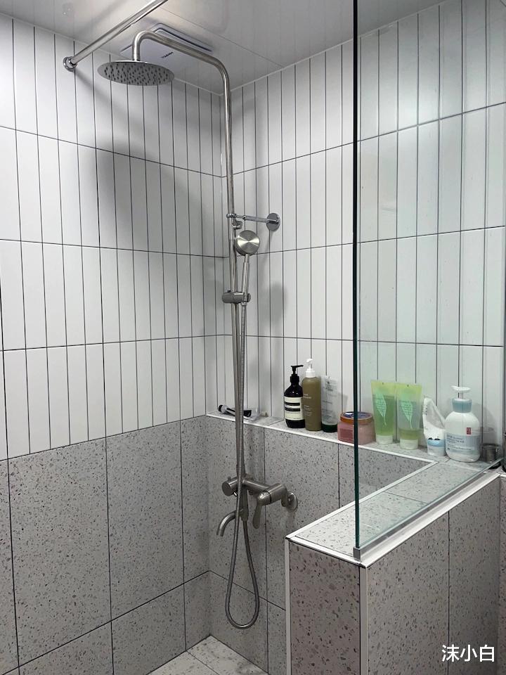 56平的一居室,不睡卧室坚持在客厅住下,卫生间三式分离!真出众