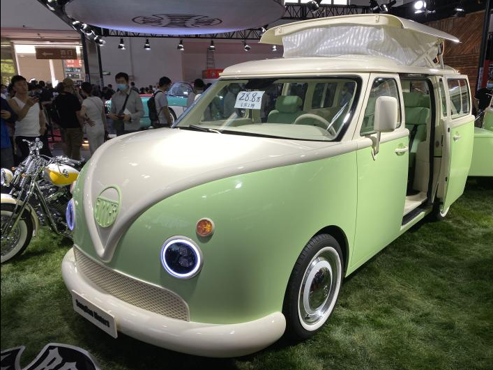 大众汽车|大众全新复古“房车”版MPV来袭，定价28.8万看懵网友，外观清新