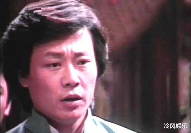 任嘉伦|两女“共侍一夫”，大老婆住楼上小老婆住楼下，三人和谐共处多年