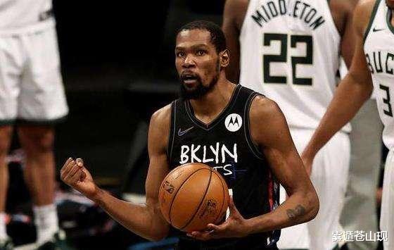 |乔治:钓鱼?别逗了,我是要守护最好的泰伦鲈!炮哥鲈鱼:熟悉的感觉又回来了!