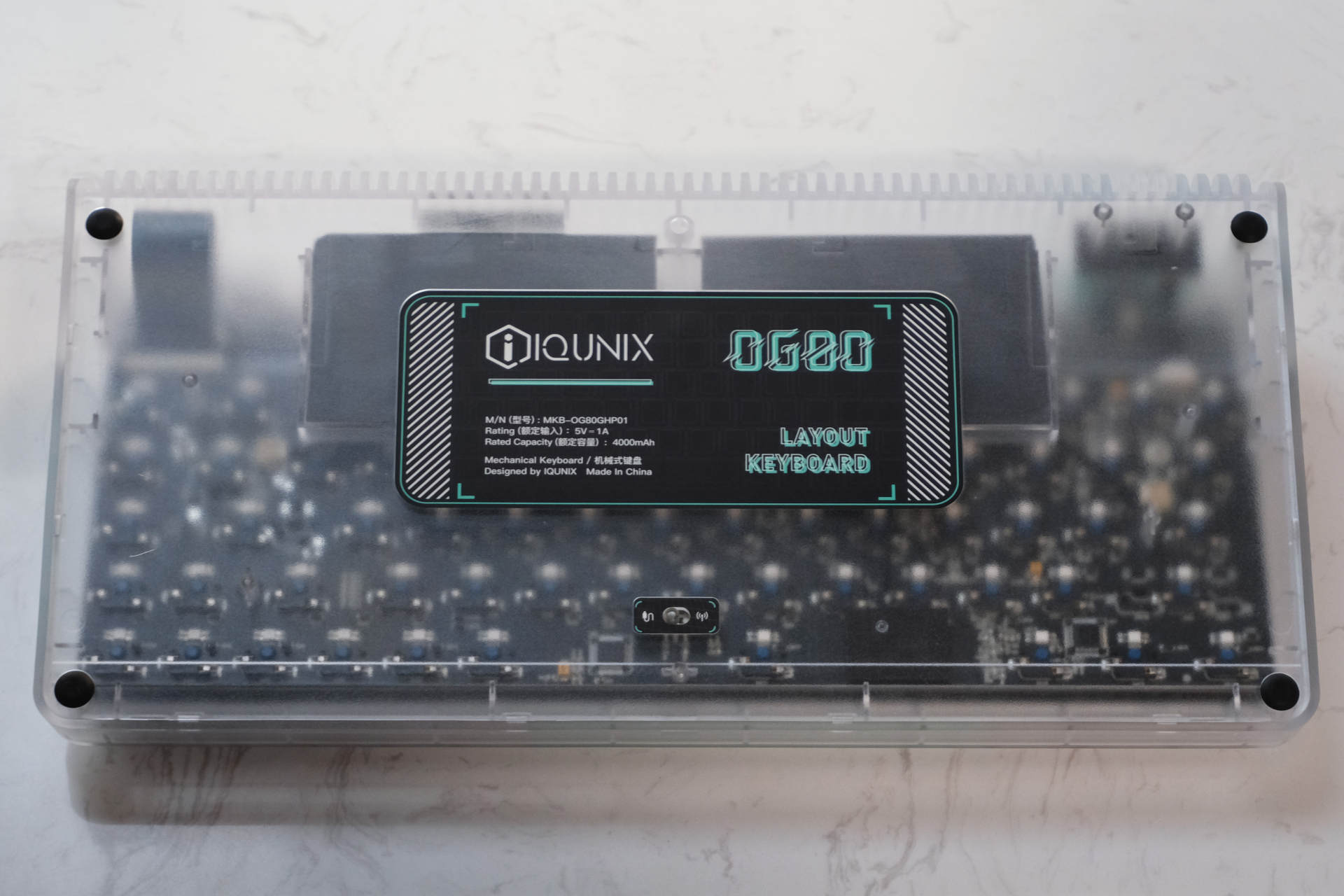 鮮花|糾結圣誕節禮物？不妨可以看看 IQUNIX OG80蟲洞無線三模機械鍵盤