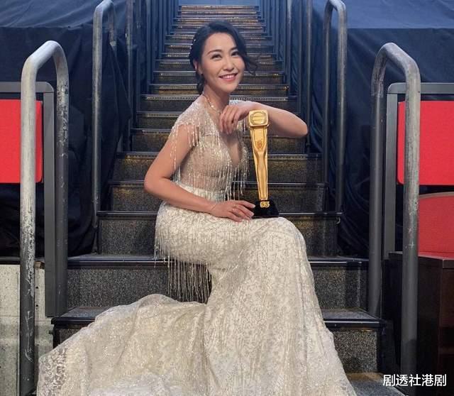TVB|又走一个！33岁TVB著名女星宣布离巢，已转行成媒体主任月入6.7万